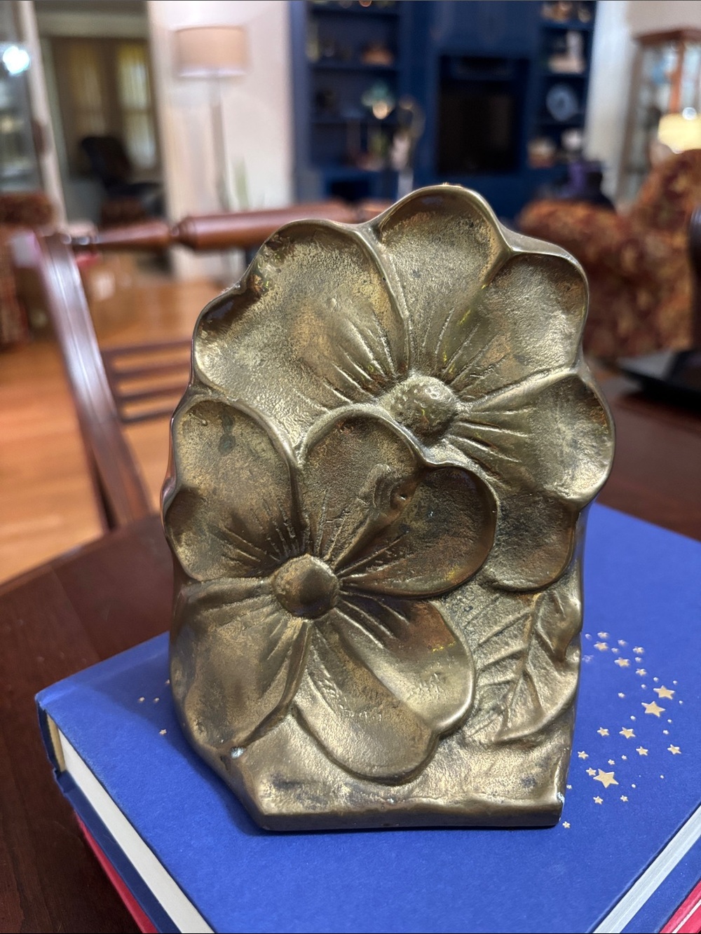 Vintage Pair Of Brass Magnolia or dogwood flower Bookends - floral decor - Picture 10 of 12